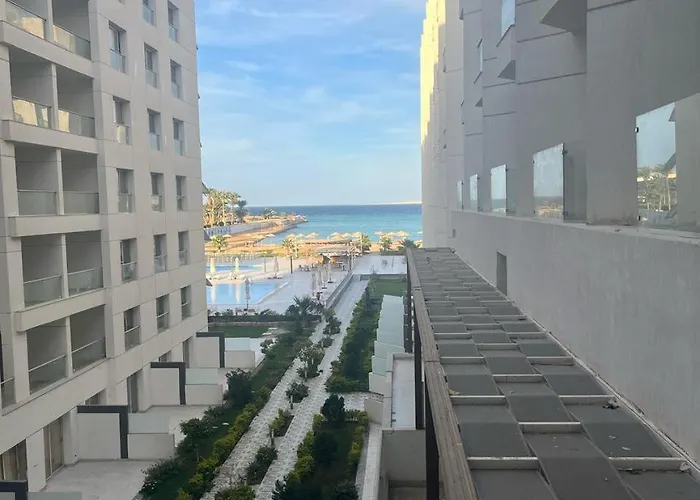 Enjoy Paradise Hotel *